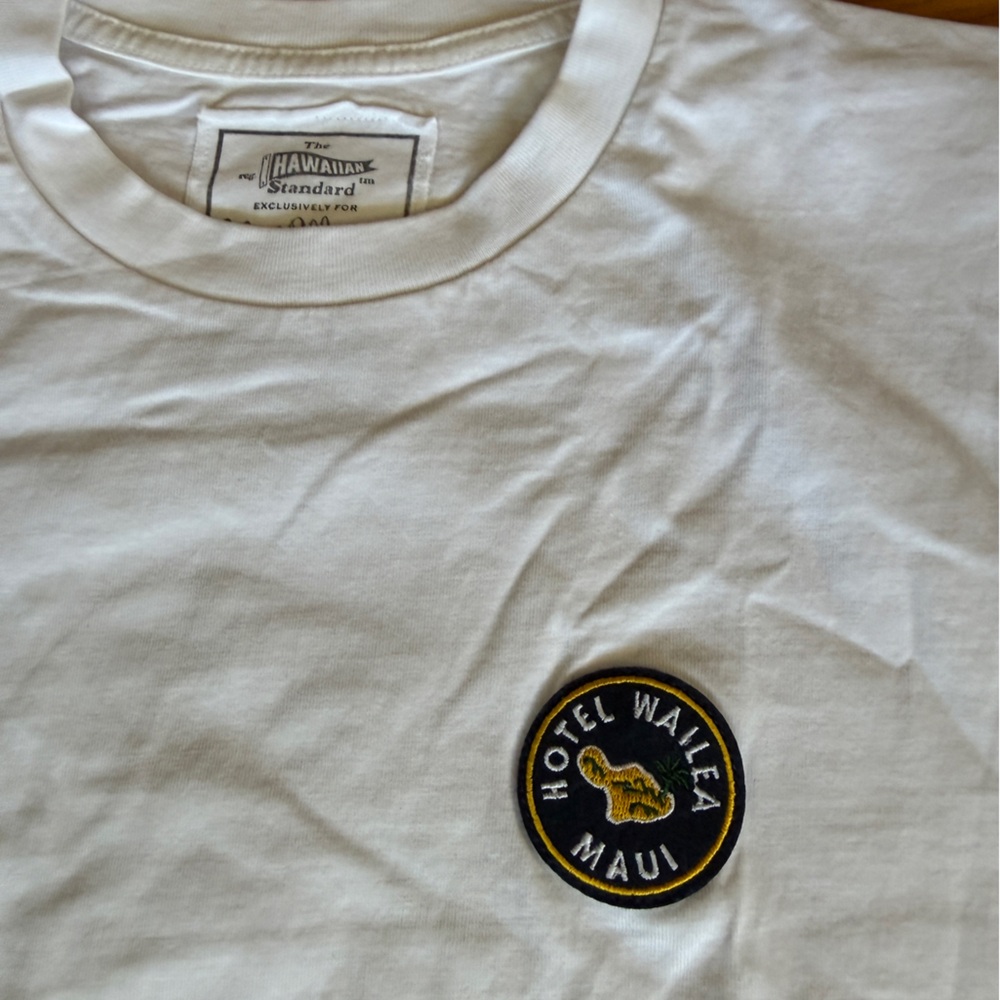 NWT Hotel Wailea Maui White T-Shirt, L - Picture 3 of 6